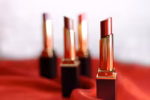 Rouge à lèvres foncé : 3 règles pro pour un look chic, pas gothique