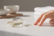 Hydratation : ongles, soins et 3 réponses aux questions difficiles