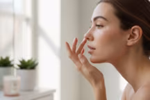 Blush : neutralisez vos cernes avec ce placement ingénieux