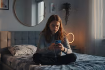 Impact des réseaux sociaux sur la santé mentale des jeunes filles