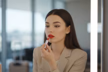 Cabin Crew make-up sur TikTok : comprendre la trend et son impact