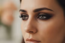 Paupières tombantes : 6 erreurs de make-up à éviter d’urgence